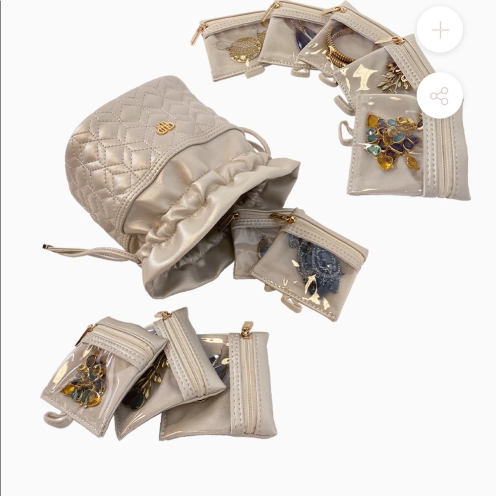 Brand New in Packaging PursN- Pearl